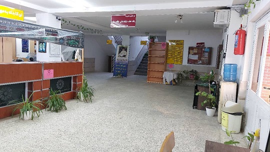 محوطه داخلی کتابخانه